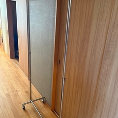 ハンガーラックの画像