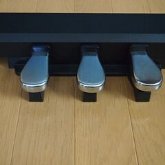 電子ピアノ及びピアノ専用椅子の画像