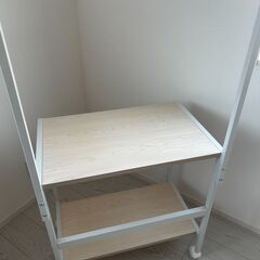 【取りに来ていただける方限定】パソコンデスクの画像