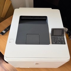 ほぼ新品カラー レーザープリンター HP Color LaserJet Managed E45028dnの画像