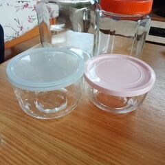 ガラスの容器　五点の画像