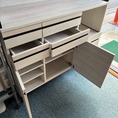 キッチンキャビネット キッチン収納 食器棚の画像