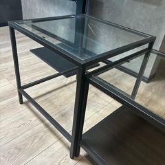 ガラステーブル　備品の画像