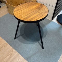 50%オフ/サイドテーブル タワー 丸型の画像