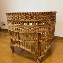 ガラステーブル　籐　古道具　ヴィンテージ　
ローテーブルの画像