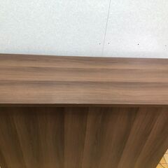 木目調 レジカウンター 受付台 カウンター収納 ブラウン 幅120 奥行45 高さ100cm 店舗 事務所 サロン 什器 棚板なし　【糸島市内 送料無料】88277-3-001の画像