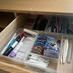 木目調のリビング用ローテーブルの画像