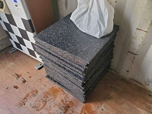 中古 ジムマット 50×50cm 厚さ15mm 1.5cm 30枚セット ゴムマット 防音