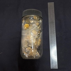 ボタンたくさん（金色系）の画像