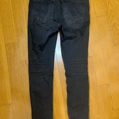 ユニクロ.スキニージーンズ、28、22番の画像