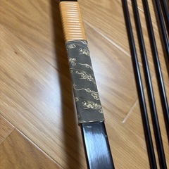 弓道の弓と矢の画像