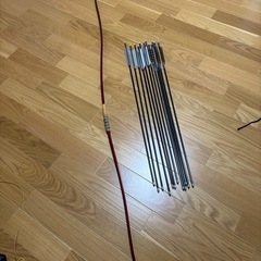 弓道の弓と矢の画像