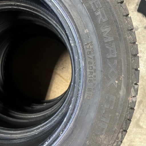 175/80R16ダンロップスタッドレスタイヤ
