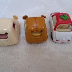 リラックマ・コリラックマ・ハローキティのミニカー３台の画像