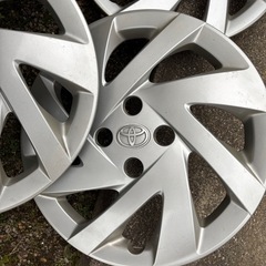 アクア　ホイールキャップ　4本の画像