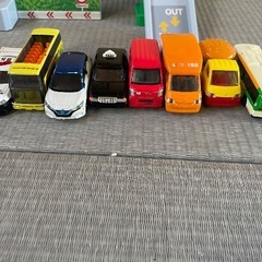 カンカン踏切とトーマス、トミカのセットの画像