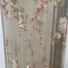 バラ柄パーテーションの画像