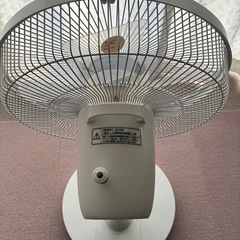 扇風機　ホワイトの画像