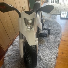 充電式オートバイの画像