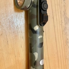 ミリタリー懐中電灯　迷彩デザインＬ型の画像