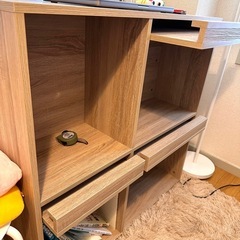 フラップチェスト 背面収納 間仕切り 大容量 扉付き フラップ扉 本棚 ディスプレイラック マガジンラック リビング収納 の画像