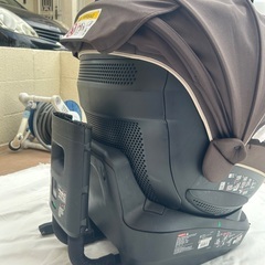 エールべべ　KURUTTO5iグランス チャイルドシートの画像