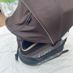 エールべべ　KURUTTO5iグランス チャイルドシートの画像