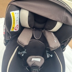 エールべべ　KURUTTO5iグランス チャイルドシートの画像