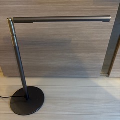 デスクライト シルバーの画像