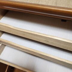 　上和箪笥、下引き出したんすの画像