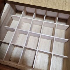 　上和箪笥、下引き出したんすの画像