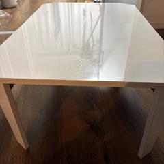 折りたたみテーブルの画像