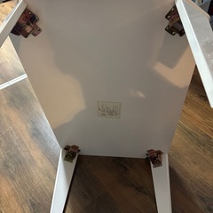 折りたたみテーブルの画像