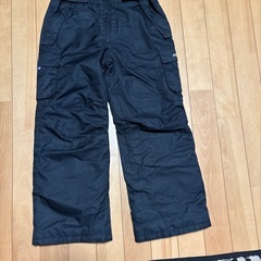 黒のスキーズボン、サイズ120
ズボン丈調節可能の画像