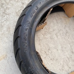 バイクのタイヤ　の画像