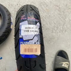 バイクのタイヤ　の画像