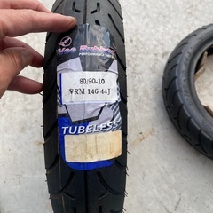 バイクのタイヤ　の画像