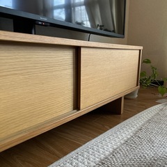 美品　MUJI 無印良品 オーク材AVラック・薄型（引戸）幅110cmの画像