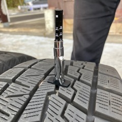 純正アルミ付きスタッドレスタイヤ４本セット　205/60R 16の画像