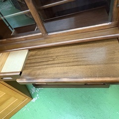 【ドリーム川西店限定】☆ジモティー見たよ割引☆ スライド扉食器棚  クリーニング済み 【2125560000036548】の画像