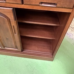 【ドリーム川西店限定】☆ジモティー見たよ割引☆ スライド扉食器棚  クリーニング済み 【2125560000036548】の画像