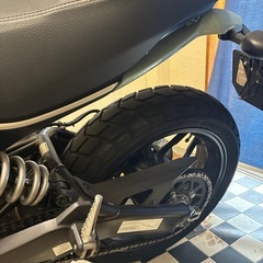 ドカティスクラブラー400の画像