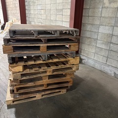 香川高松市引き取り限定木パレットの画像