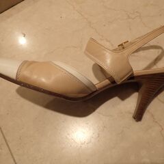 BALLY バリー　レディース　ベージュ/ホワイト ハイヒールの画像