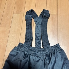 グレーのスキーズボンの画像