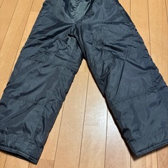 グレーのスキーズボンの画像