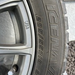 スタッドレスタイヤ
の画像