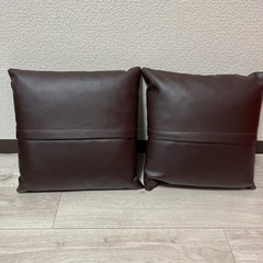 お問い合わせ中 ミニクッション 合皮 ブラウン色の画像