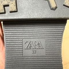 ZARAブラウン ブーツの画像