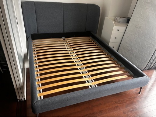 IKEA クイーンサイズ　ファブリック×すのこベッドフレーム　TUFJORD IKEA クイーンサイズ ファブリック×すのこベッドフレーム TUFJORD